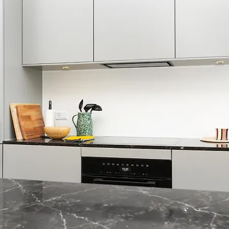 Udsigt Til 20.000.000 Dkk - M.plads Til 6 Personer Apartment