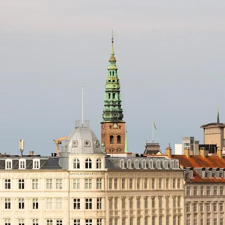 Apartment Udsigt Til 20.000.000 Dkk - M.plads Til 6 Personer