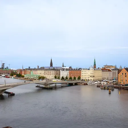 Apartment Udsigt Til 20.000.000 Dkk - M.plads Til 6 Personer