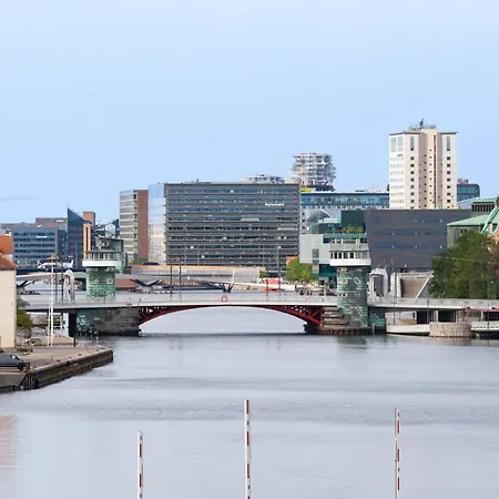 Udsigt Til 20.000.000 Dkk - M.plads Til 6 Personer Apartment